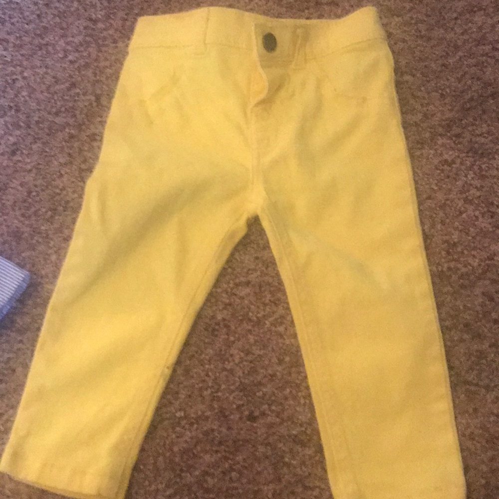 Adorable Carter’s Spring 2 Piece Set - Picture 3 of 3